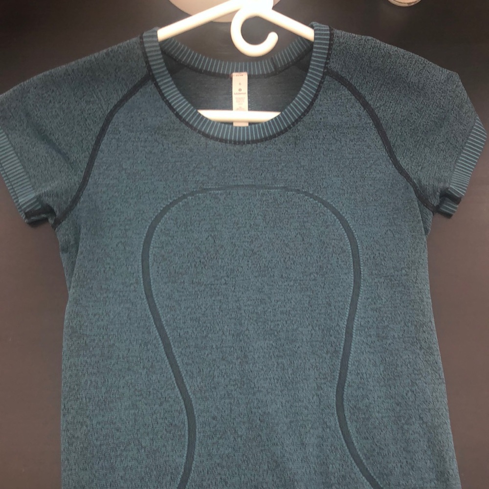 Lululemon athletic shirt